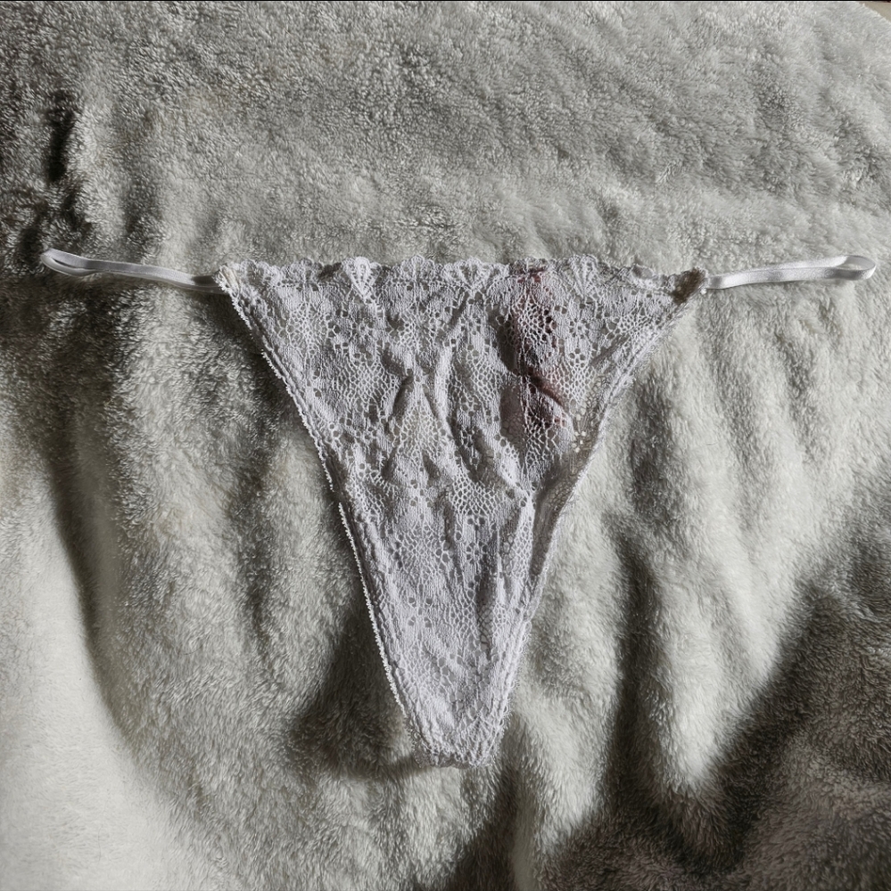 Victoria's Secret White Lace V-String Panty Sz xl - Picture 4 of 4